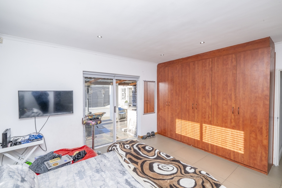 5 Bedroom Property for Sale in Rouxville Western Cape